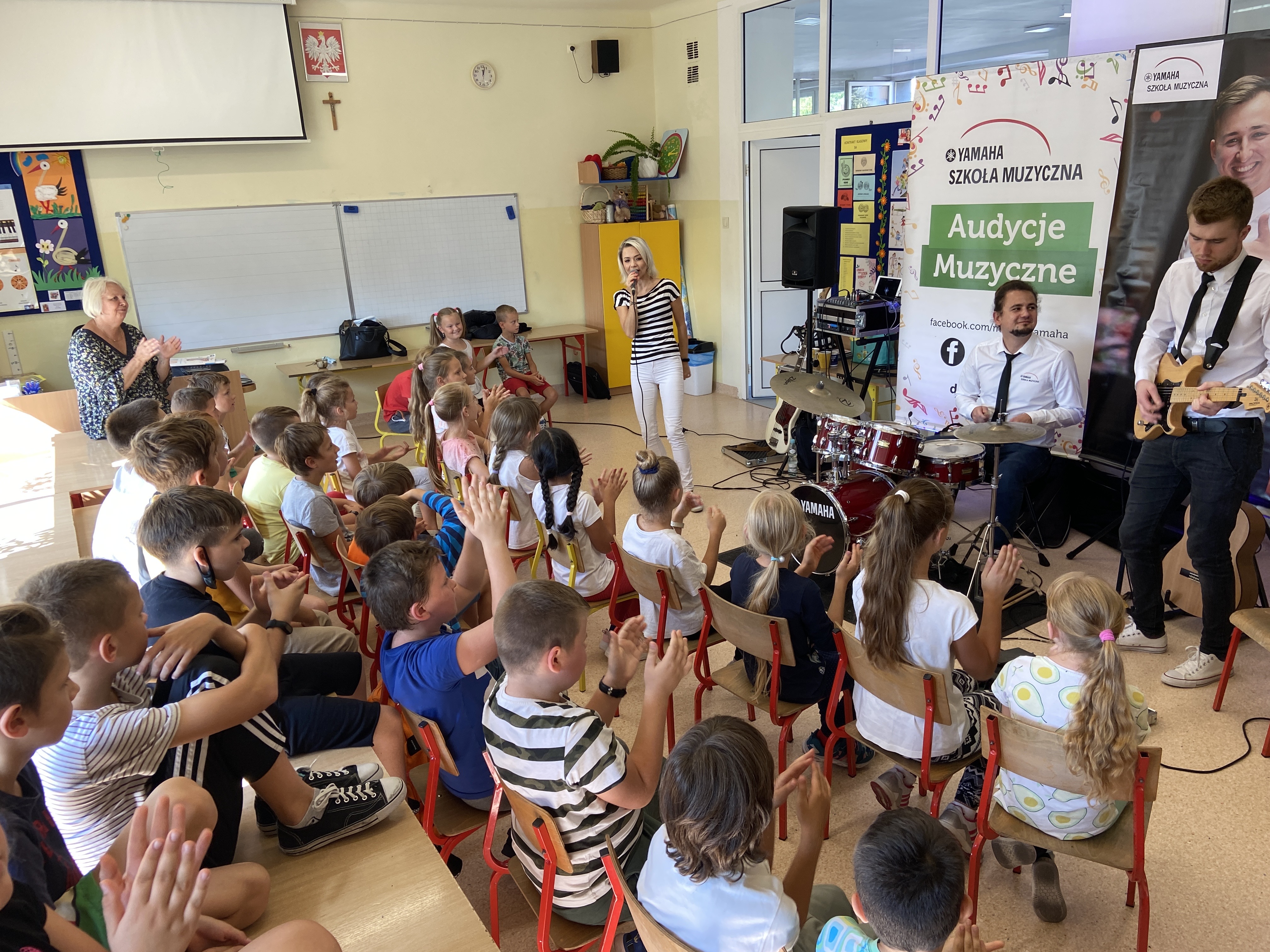 Spotkanie klas I - III z muzykami Szkoły Muzycznej YAMAHA